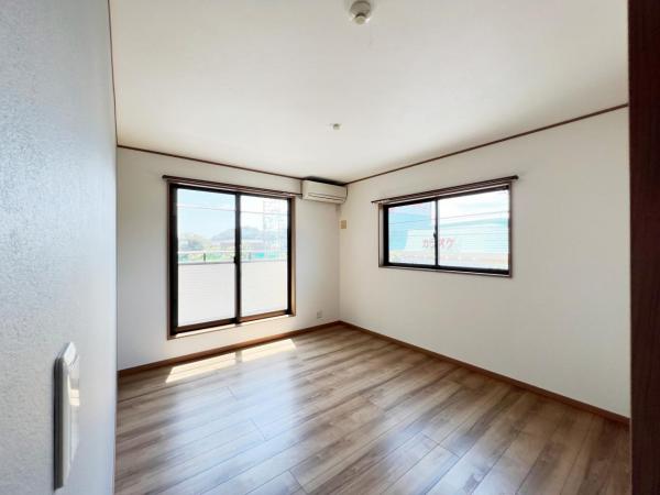 秦野市曽屋 中古一戸建 寝室