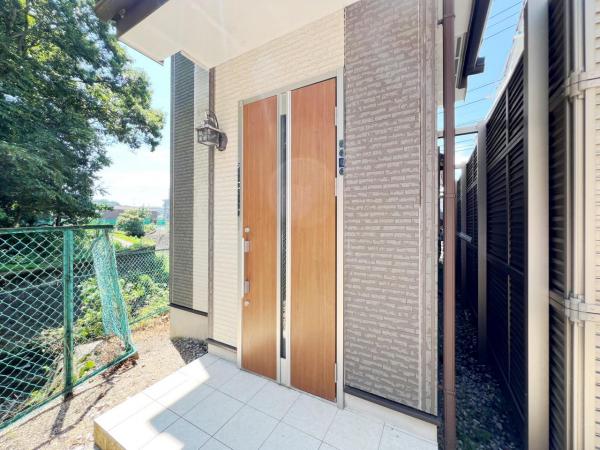 秦野市曽屋 中古一戸建 玄関