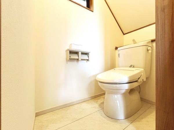 秦野市曽屋 中古一戸建 トイレ