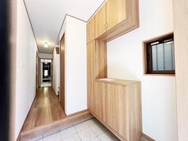 秦野市曽屋 中古一戸建 玄関