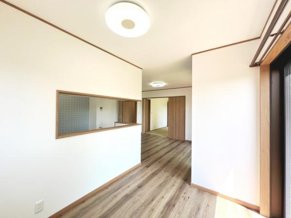秦野市曽屋 中古一戸建 リビング