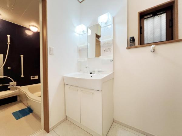 秦野市曽屋 中古一戸建 洗面化粧台