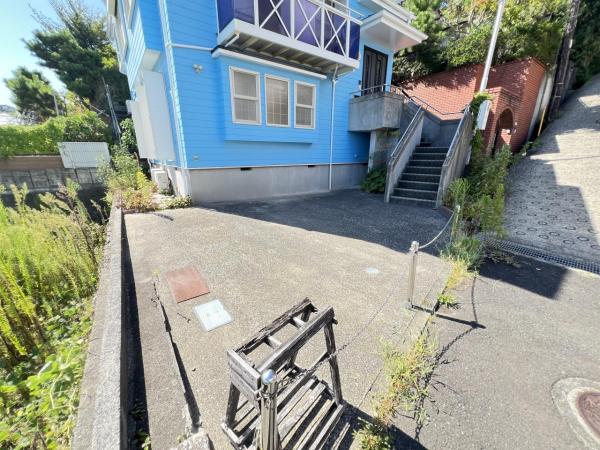 横須賀市池上４丁目 中古戸建 前面道路含む現地写真