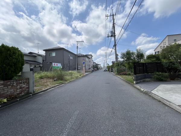 幸手市東五丁目 前面道路含む現地写真