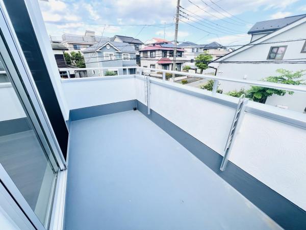 横浜市旭区上白根2丁目 バルコニー