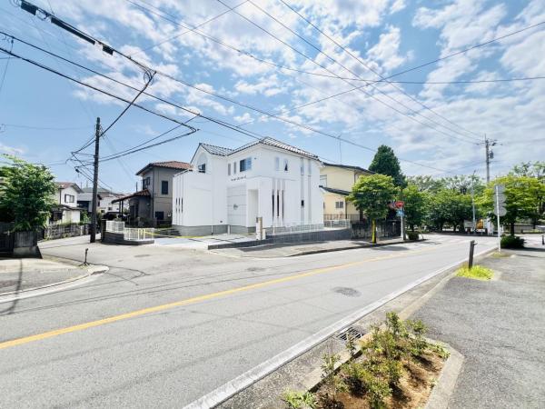 横浜市旭区上白根2丁目 前面道路含む現地写真