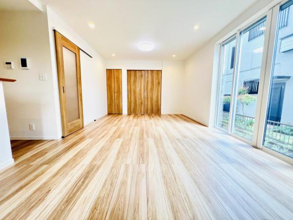 横浜市旭区上白根2丁目 リビングダイニング