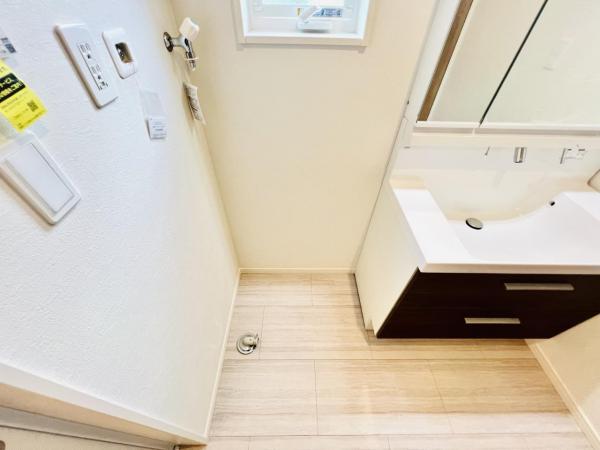 横浜市旭区上白根2丁目 ランドリースペース