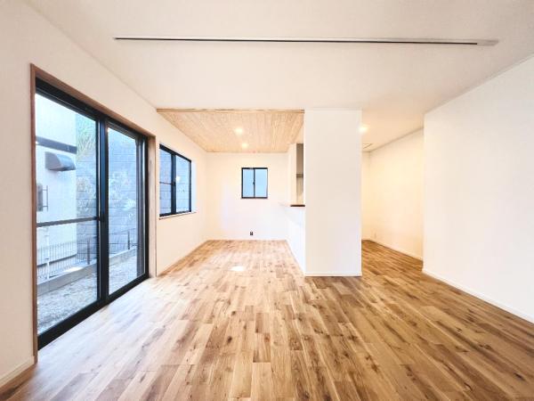 柏市大室 中古戸建 リビングダイニング