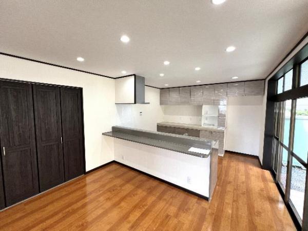 厚木市妻田東１丁目 中古戸建 ダイニングキッチン