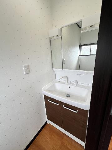 厚木市妻田東１丁目 中古戸建 洗面化粧台