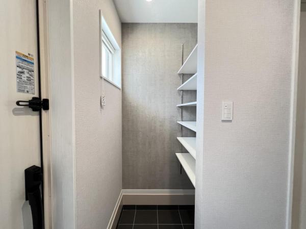 横須賀市大矢部５丁目 収納