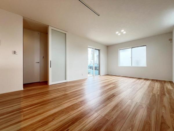 一宮市三条字郷内西 新築戸建 リビングダイニング