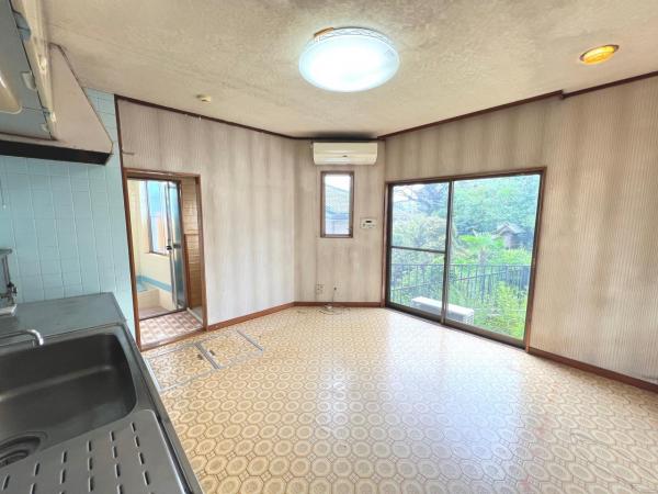 川崎市麻生区高石３丁目 中古戸建 リビングダイニング