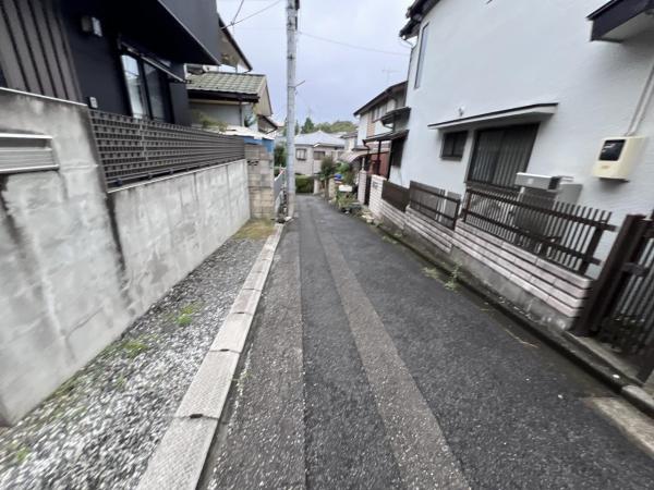 川口市桜町３丁目 中古戸建 前面道路含む現地写真
