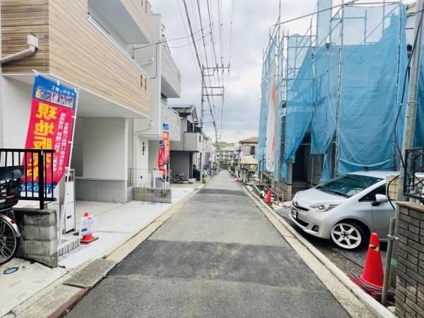 大和市柳橋５丁目 戸建 前面道路含む現地写真