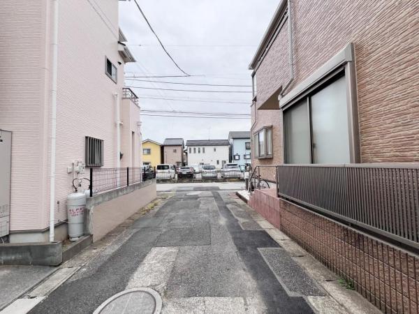 川口市芝３丁目 建築条件無し土地 前面道路含む現地写真