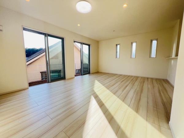 横浜市旭区上白根町 リビングダイニング