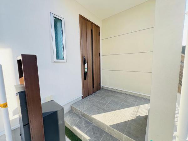 横浜市旭区上白根町 玄関