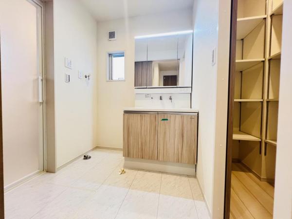 横浜市旭区上白根町 ランドリースペース