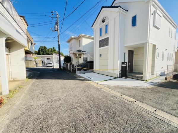 横浜市旭区上白根町 前面道路含む現地写真