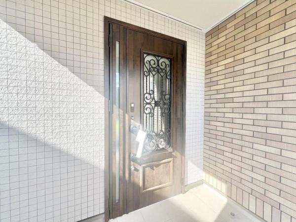 木更津市千束台２丁目 戸建 玄関