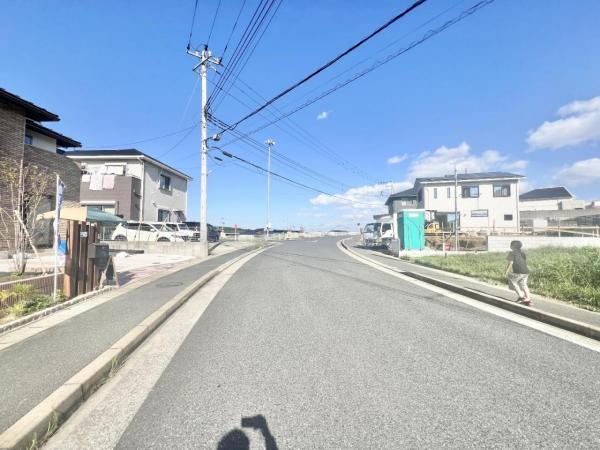木更津市千束台２丁目 戸建 前面道路含む現地写真