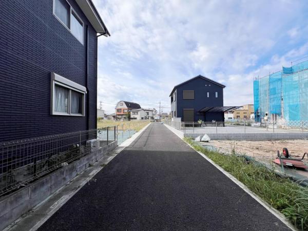 川口市大字榛松 建築条件無し土地 前面道路含む現地写真