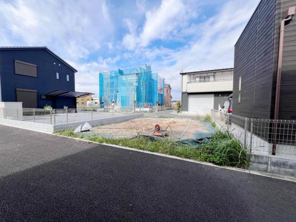 川口市大字榛松 建築条件無し土地 前面道路含む現地写真
