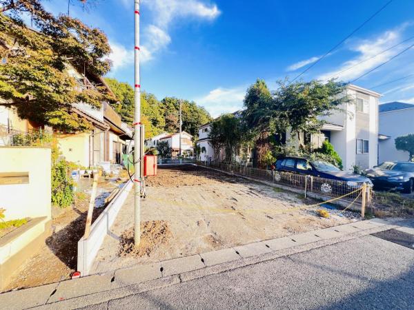 横浜市泉区岡津町 新築戸建 前面道路含む現地写真