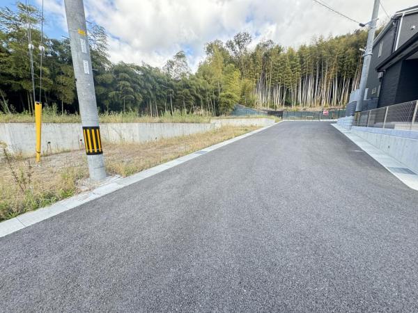 八幡市八幡福禄谷 土地 前面道路含む現地写真
