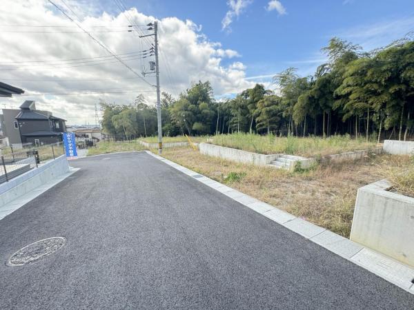 八幡市八幡福禄谷 土地 前面道路含む現地写真