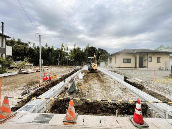 沼津市大岡 建築条件無し住宅用地 前面道路含む現地写真