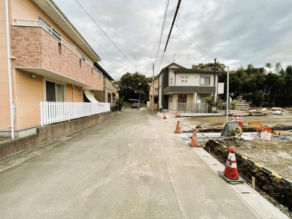 沼津市大岡 建築条件無し住宅用地 前面道路含む現地写真