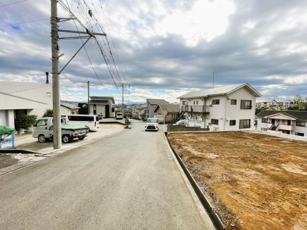 沼津市岡一色 建築条件無し住宅用地 前面道路含む現地写真