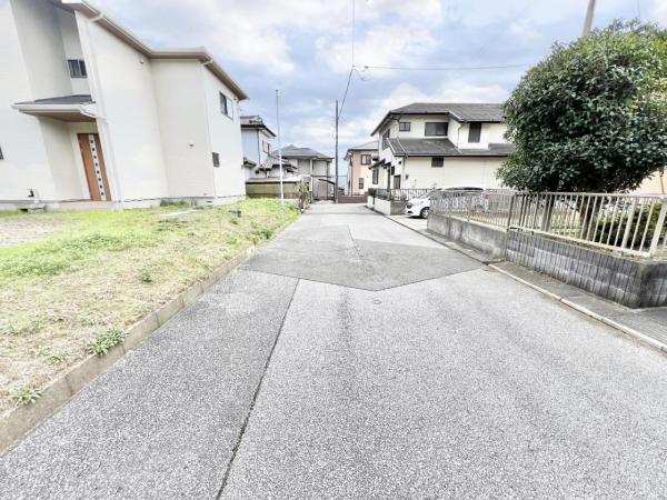 木更津市真舟1丁目 前面道路含む現地写真