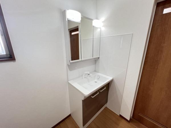一宮市長島町３丁目 中古戸建 洗面化粧台