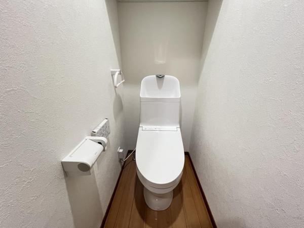 一宮市長島町３丁目 中古戸建 トイレ