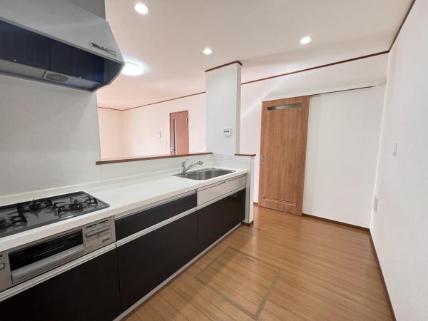 一宮市長島町３丁目 中古戸建 キッチン
