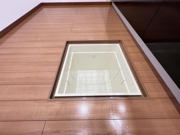 一宮市長島町３丁目 中古戸建 収納