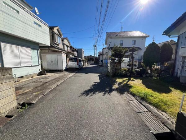 春日部市備後東２丁目 中古戸建 前面道路含む現地写真