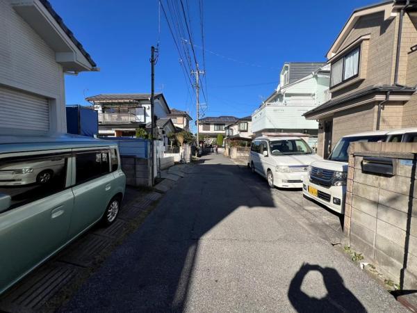 春日部市備後東２丁目 中古戸建 前面道路含む現地写真