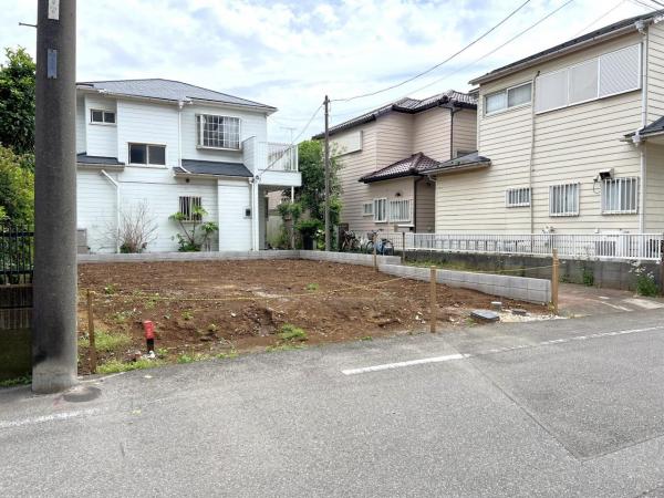 船橋市夏見６丁目 建築条件無し土地 前面道路含む現地写真