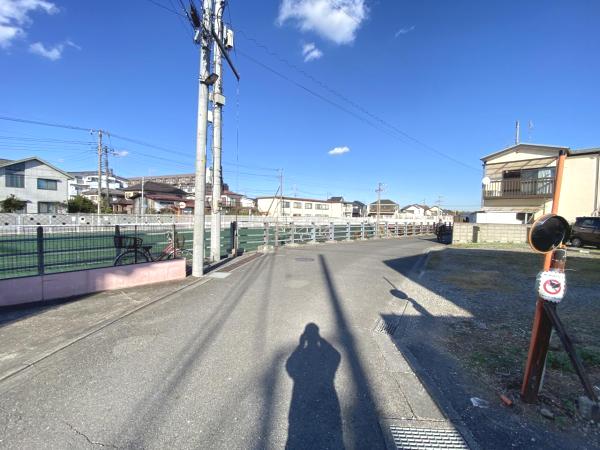 町田市南大谷 建築条件無し土地 前面道路含む現地写真