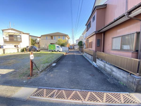 町田市南大谷 建築条件無し土地 前面道路含む現地写真