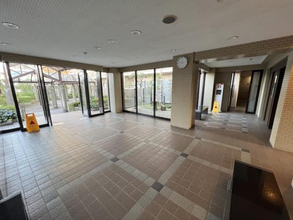 ヒューマンアイランド岩倉 エントランスホール