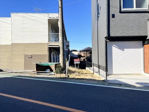 加須市旗井２丁目 建築条件無し土地 前面道路含む現地写真