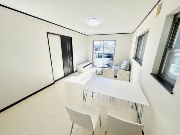 座間市新田宿 中古戸建 リビングダイニング