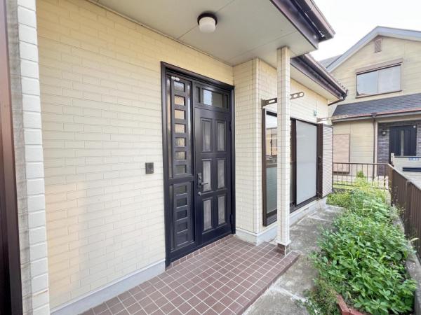 柏市青葉台１丁目 中古戸建 玄関
