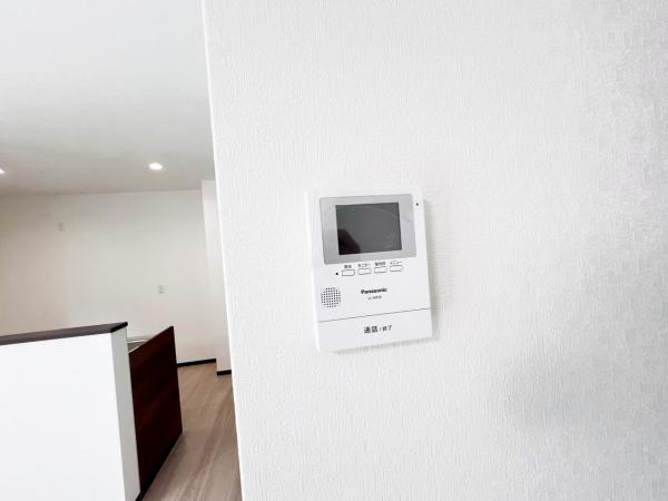 安行小山 TVモニター付きインターフォン